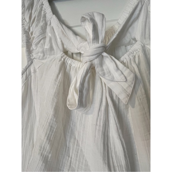 Old Navy Off the Shoulder white linen top with darling tied bow in the back - Picture 3 of 3